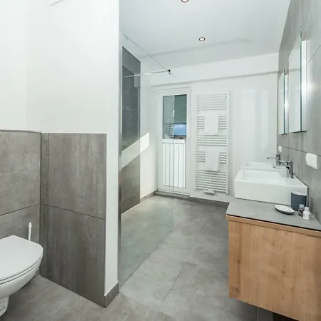 Deluxe Berglust 슈라드밍