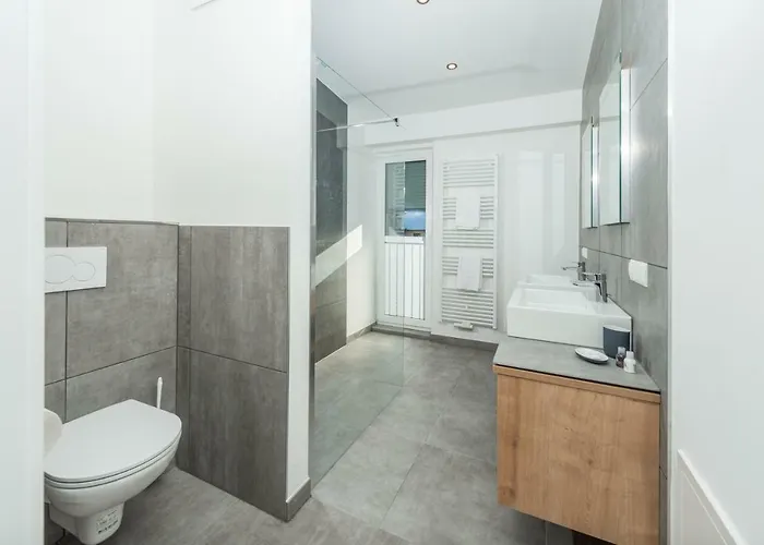 Deluxe Berglust سخلادميخ